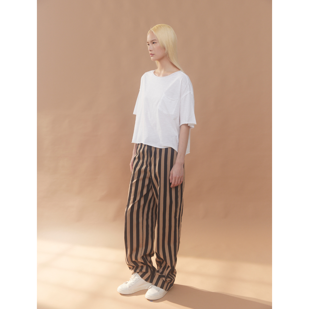 Flap 寬鬆短版短袖