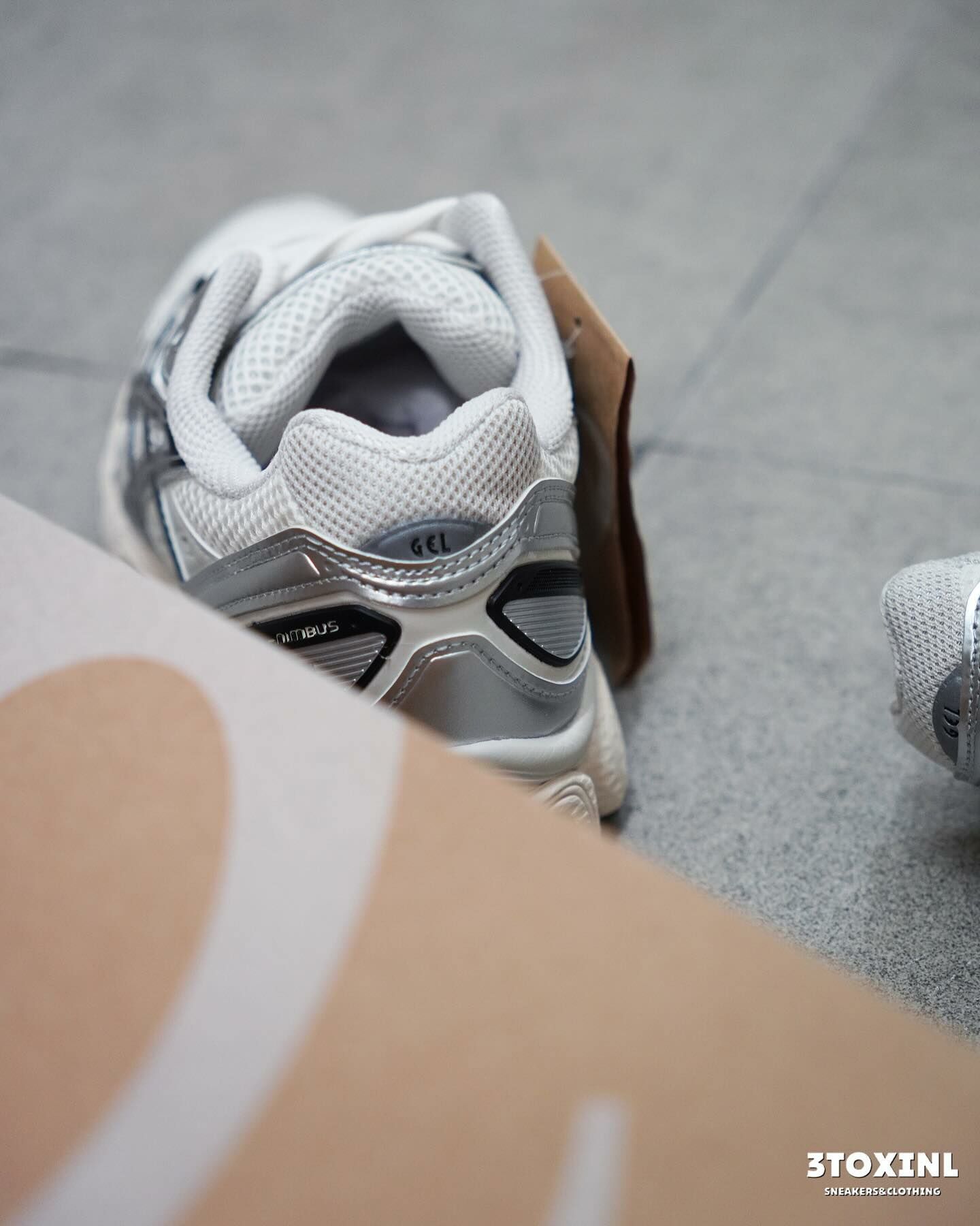 (預訂) Asics Gel-Nimbus 9 - 1201A424-105