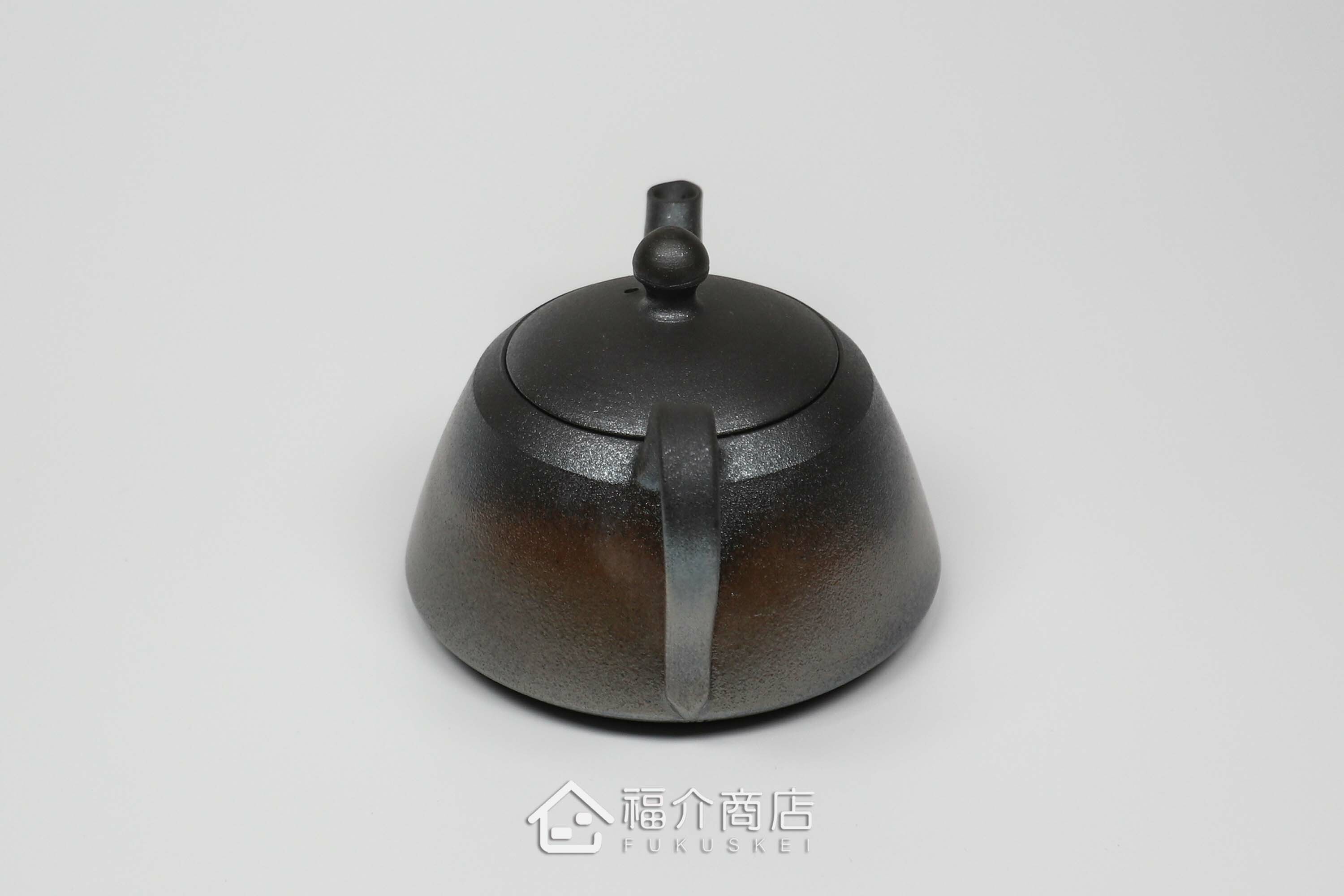 泡茶用的日本陶瓷茶壺