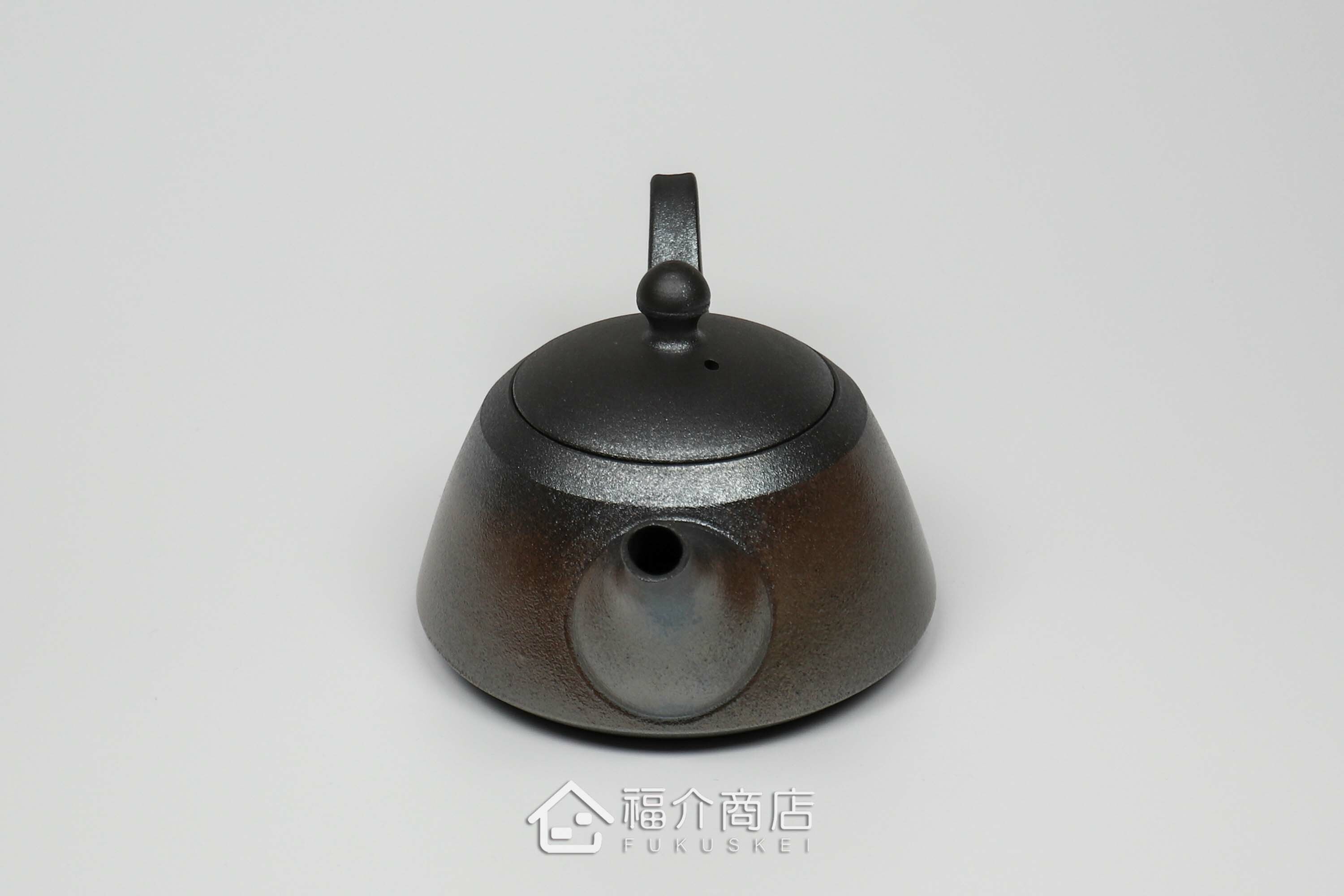 泡茶用的日本陶瓷茶壺