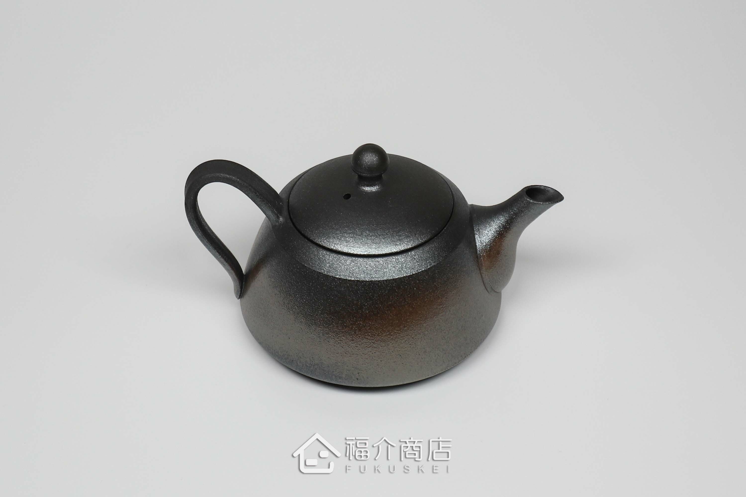 泡茶用的日本陶瓷茶壺