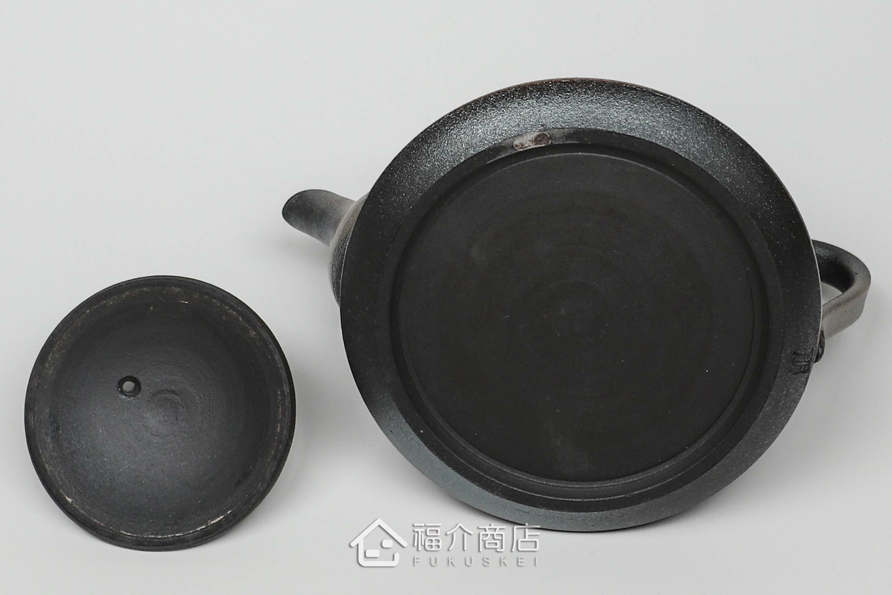 泡茶用的日本陶瓷茶壺