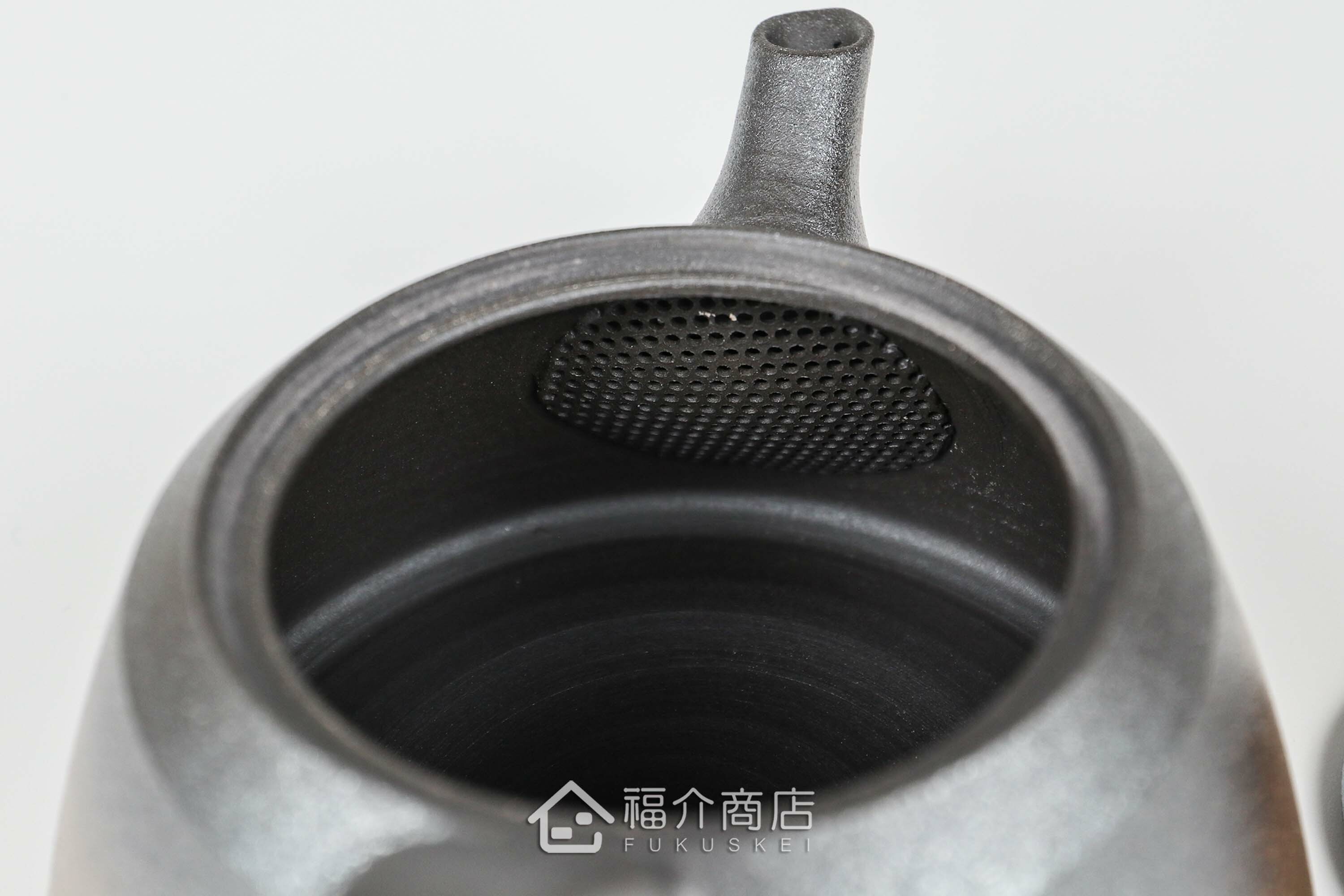 泡茶用的日本陶瓷茶壺