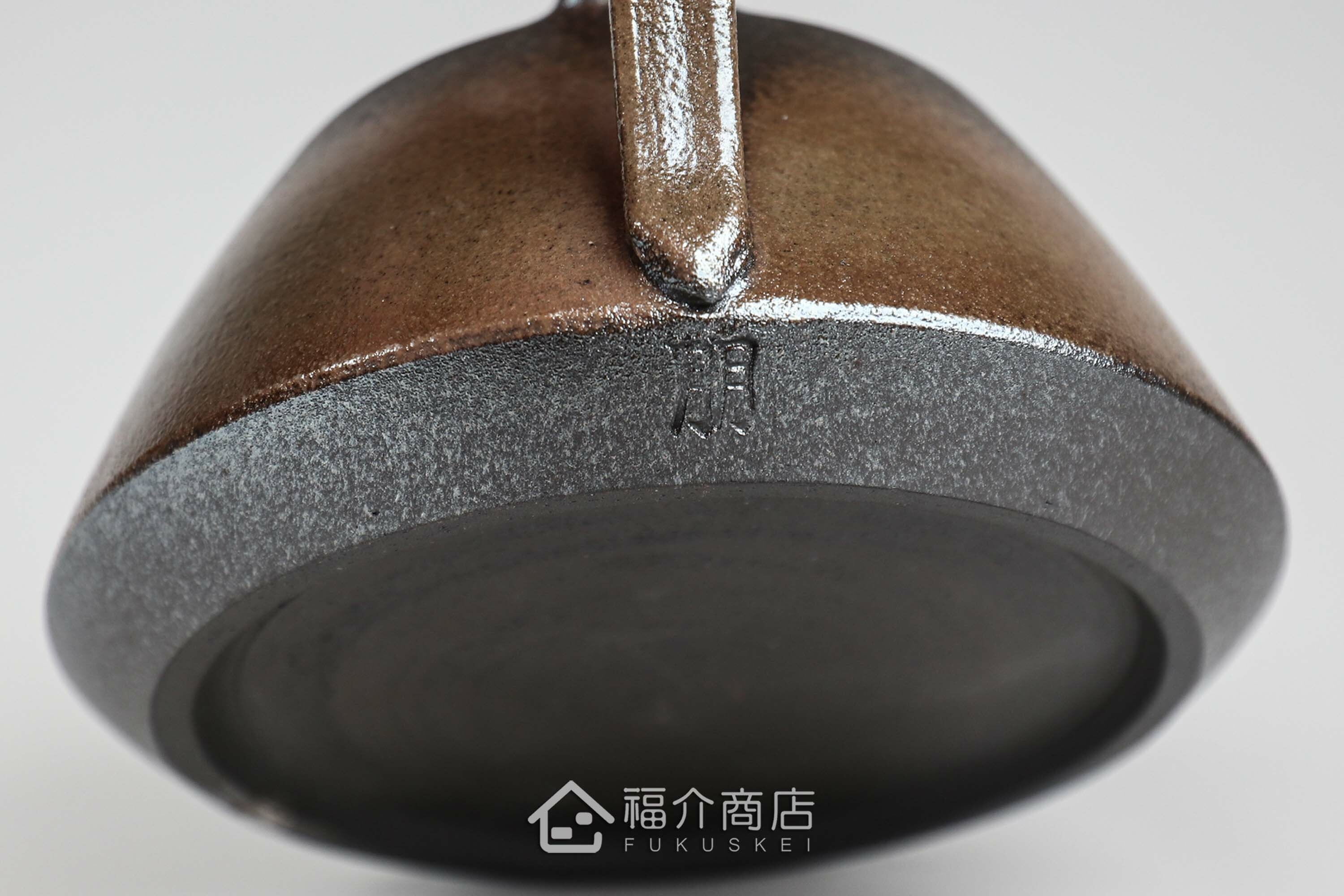 泡茶用的日本陶瓷茶壺