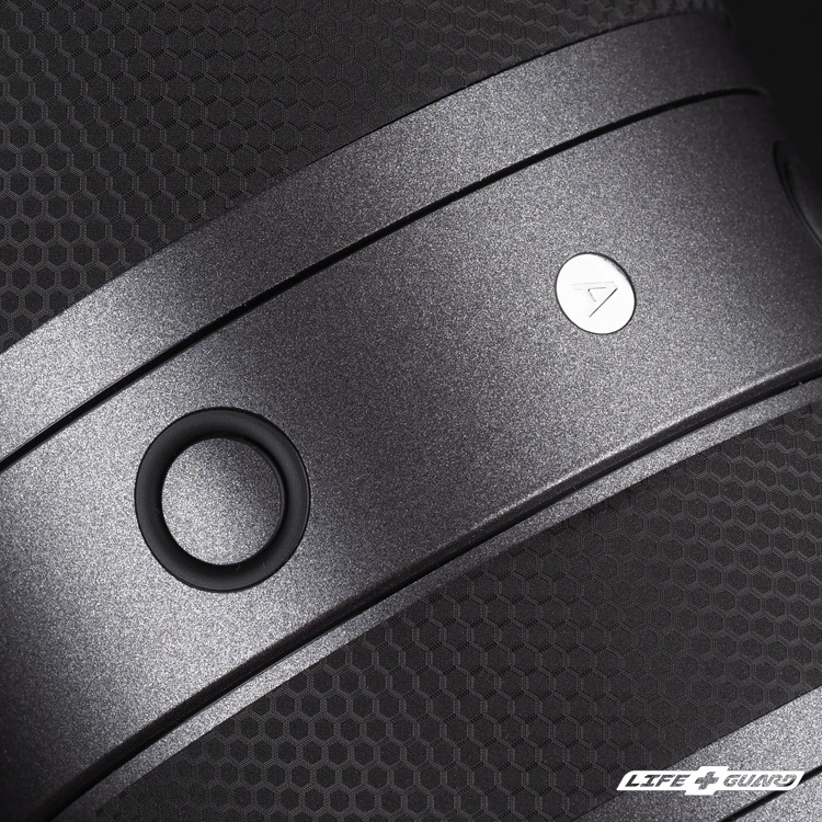 霧灰貼膜質感特寫，LIFE+GUARD 設計風格