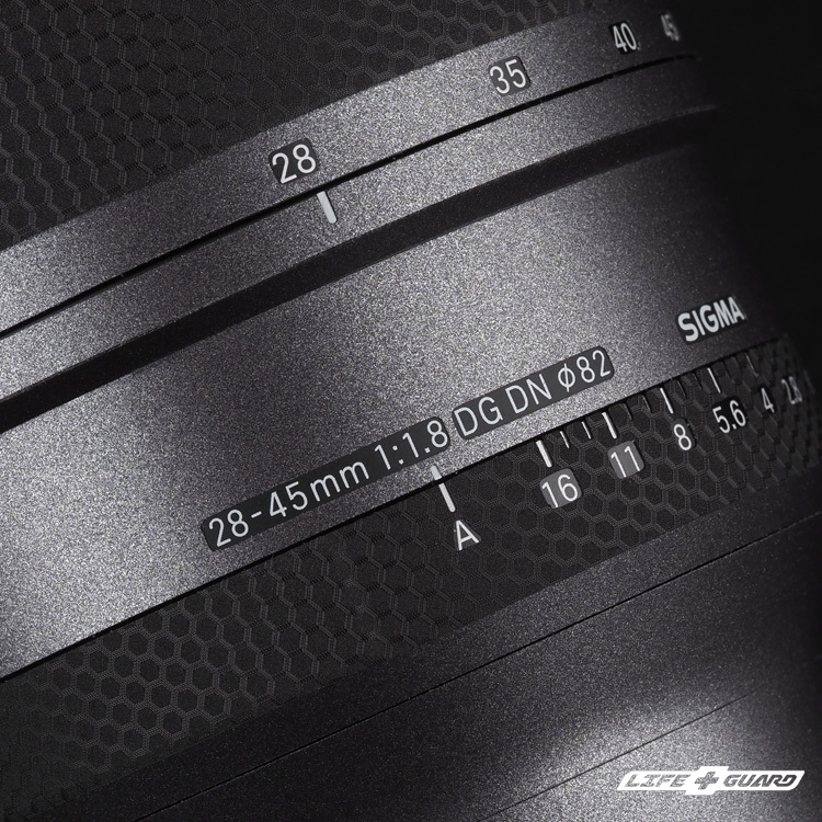 霧灰貼膜質感特寫，LIFE+GUARD 設計風格