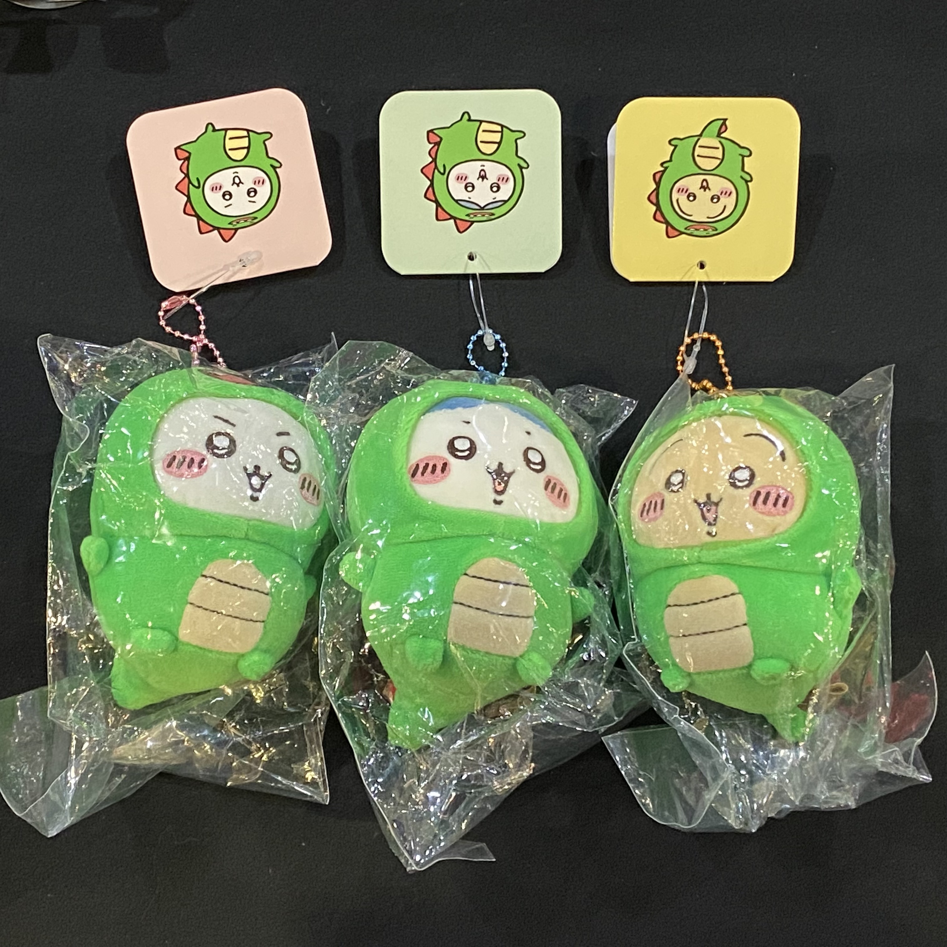 Chiikawa Dinosuar 吉伊卡哇 可愛掛件公仔 (恐龍衣著，一套三件）