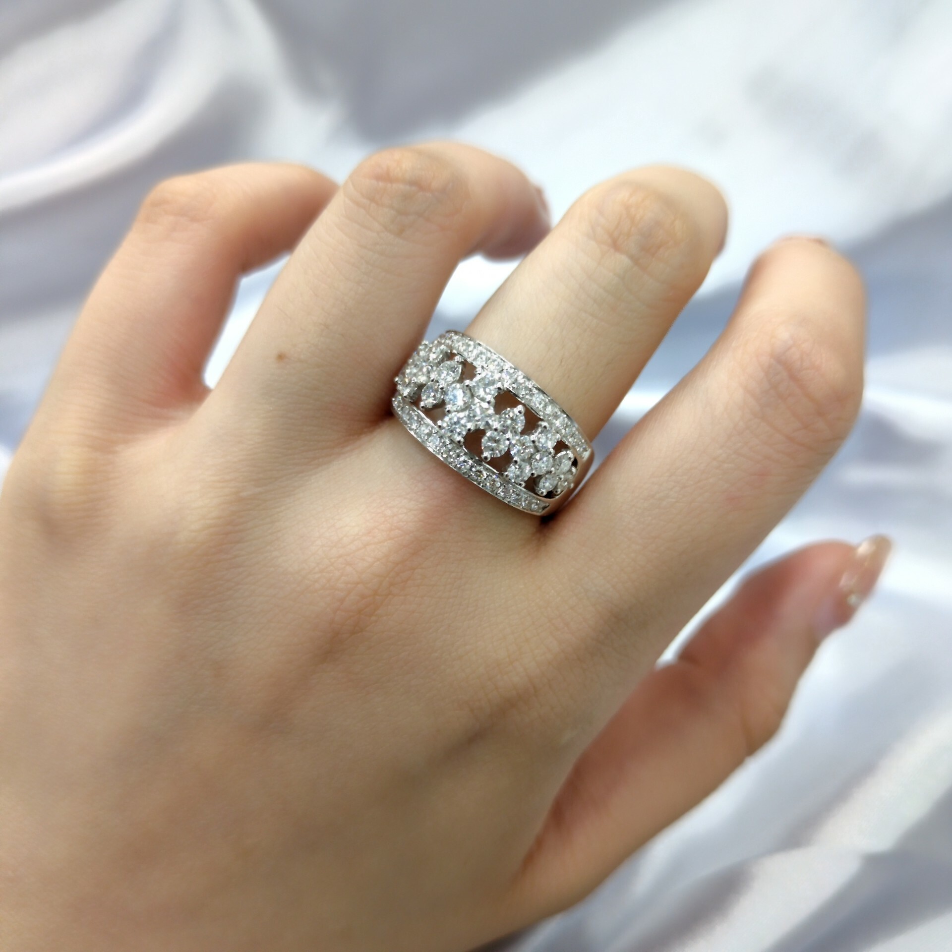 18K White Gold 1.09ct Diamond Ring