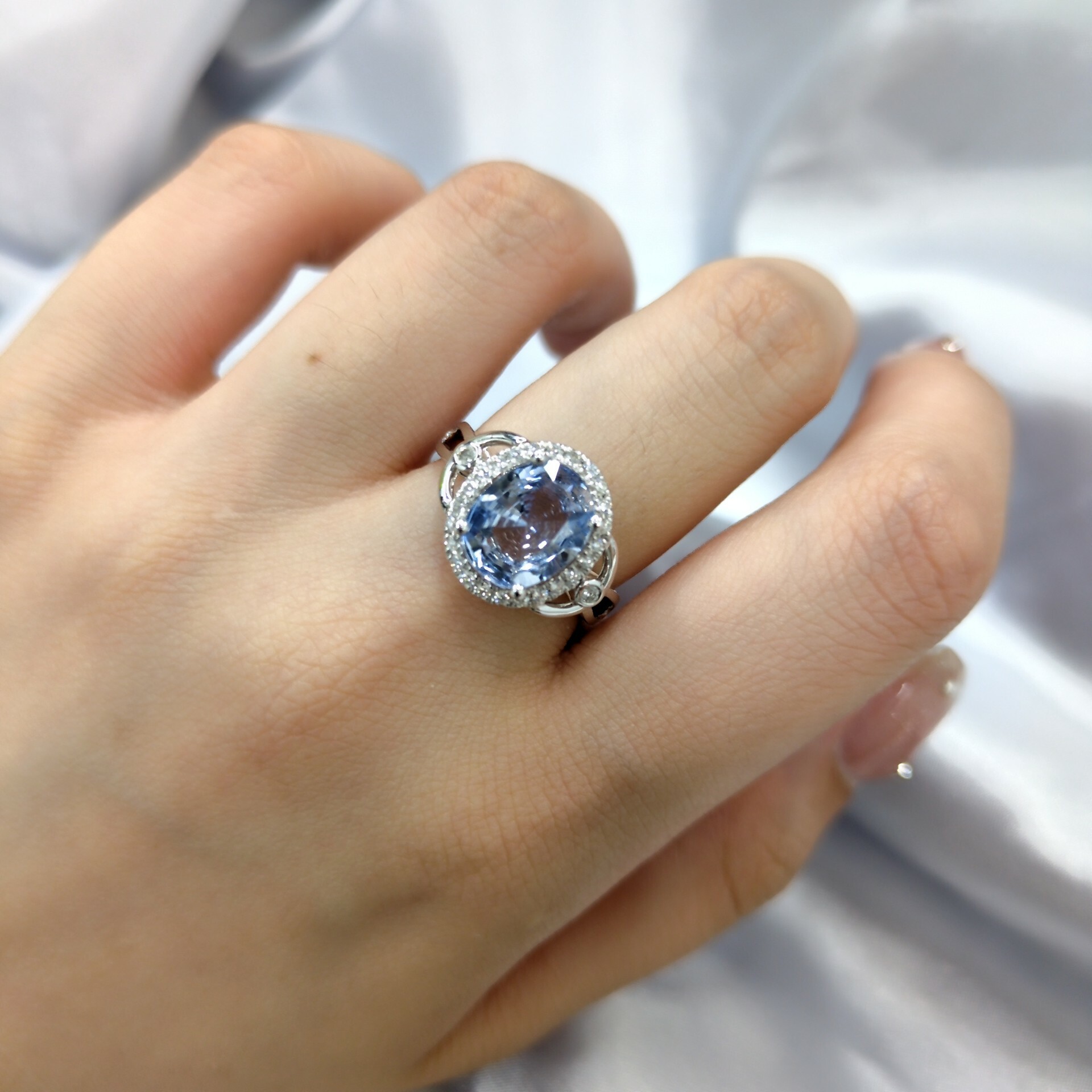 18K White Gold 2.45ct Sapphire and Diamond Ring