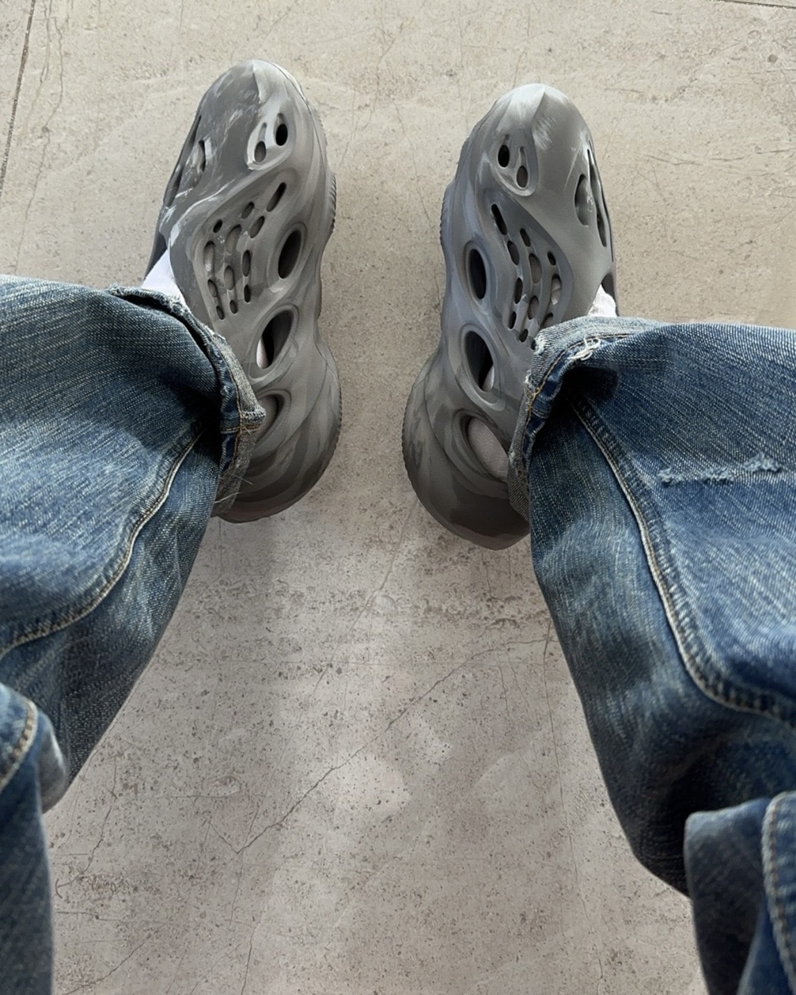 "代購" Yeezy Foam Runner 拖鞋 全黑 ONYX HP8739 炭灰 GRANITE IE4931