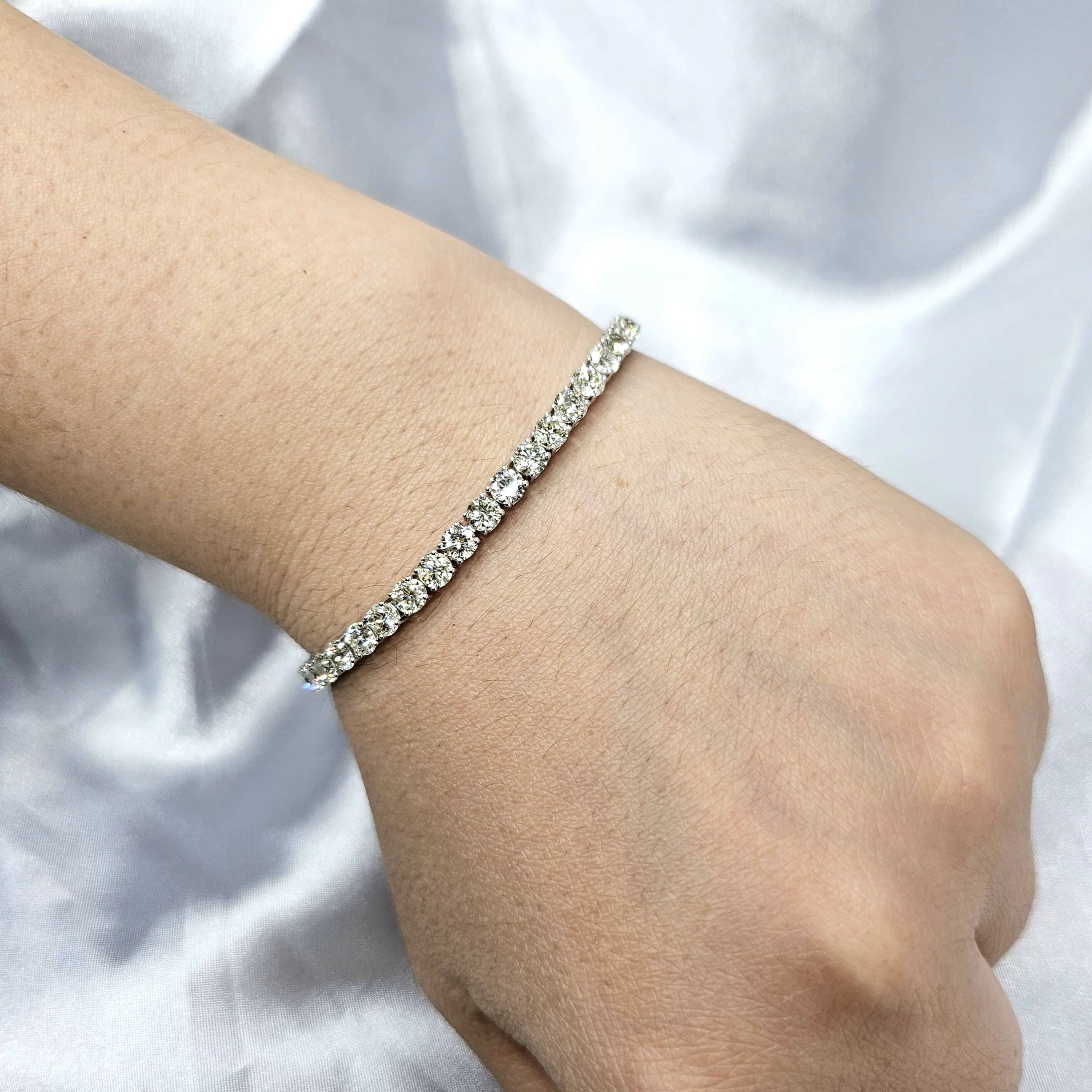 全新18K白金9卡56份鑽石手鍊