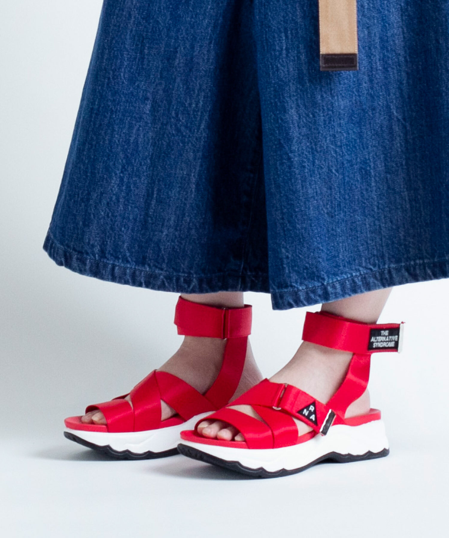 紅色織帶厚底涼鞋