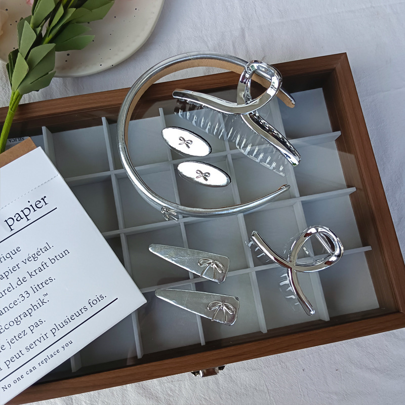 銀色蝴蝶結夾子