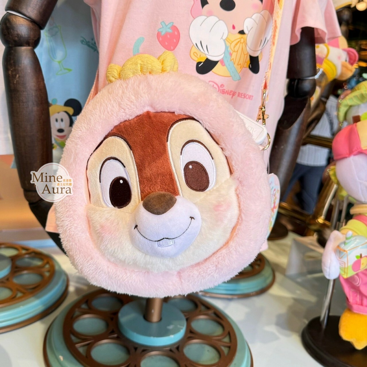 (限時特價) 2024 夏日 米奇 Mickey 與好友們 黑鼻 奇奇 Chip 大頭造型 斜背 小包 奇奇蒂蒂 Chip 'n Dale -上海迪士尼樂園