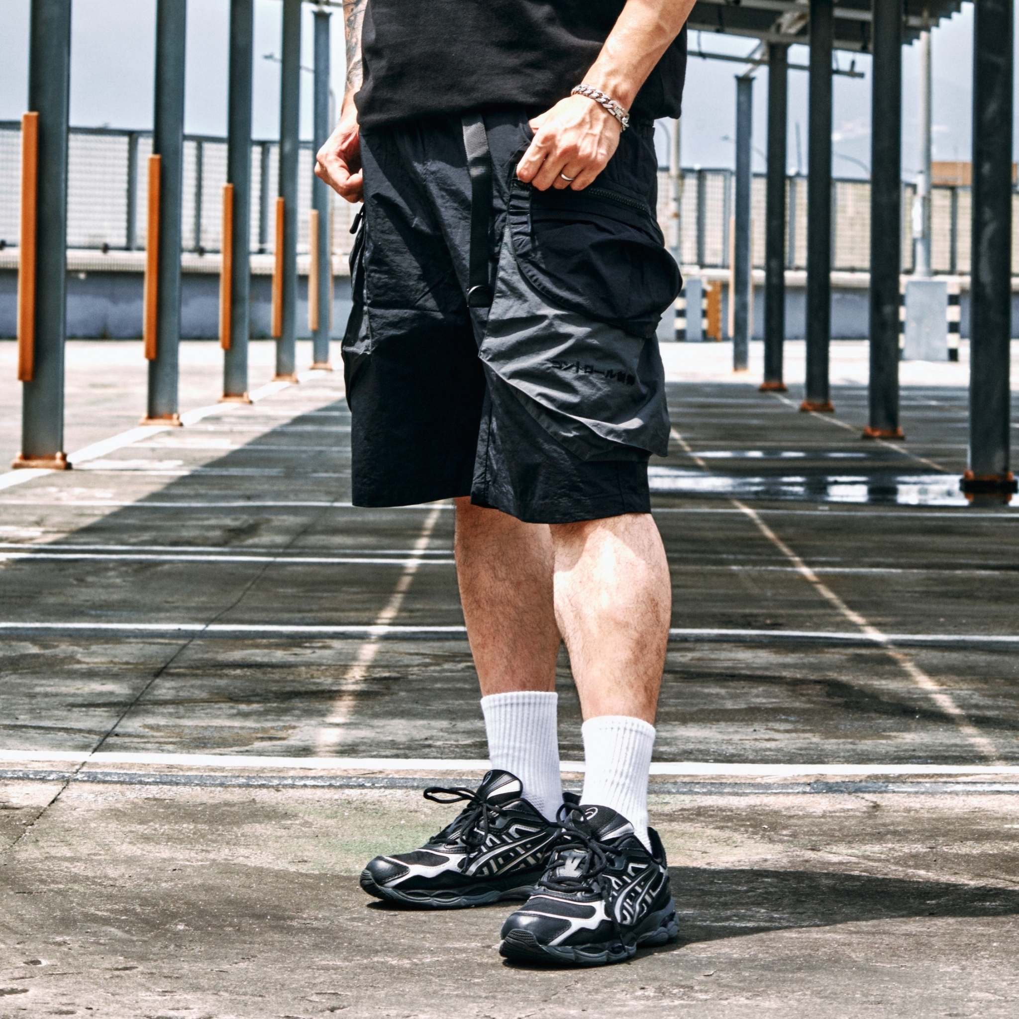 XCTRL 制御拼色口袋機能短褲-黑