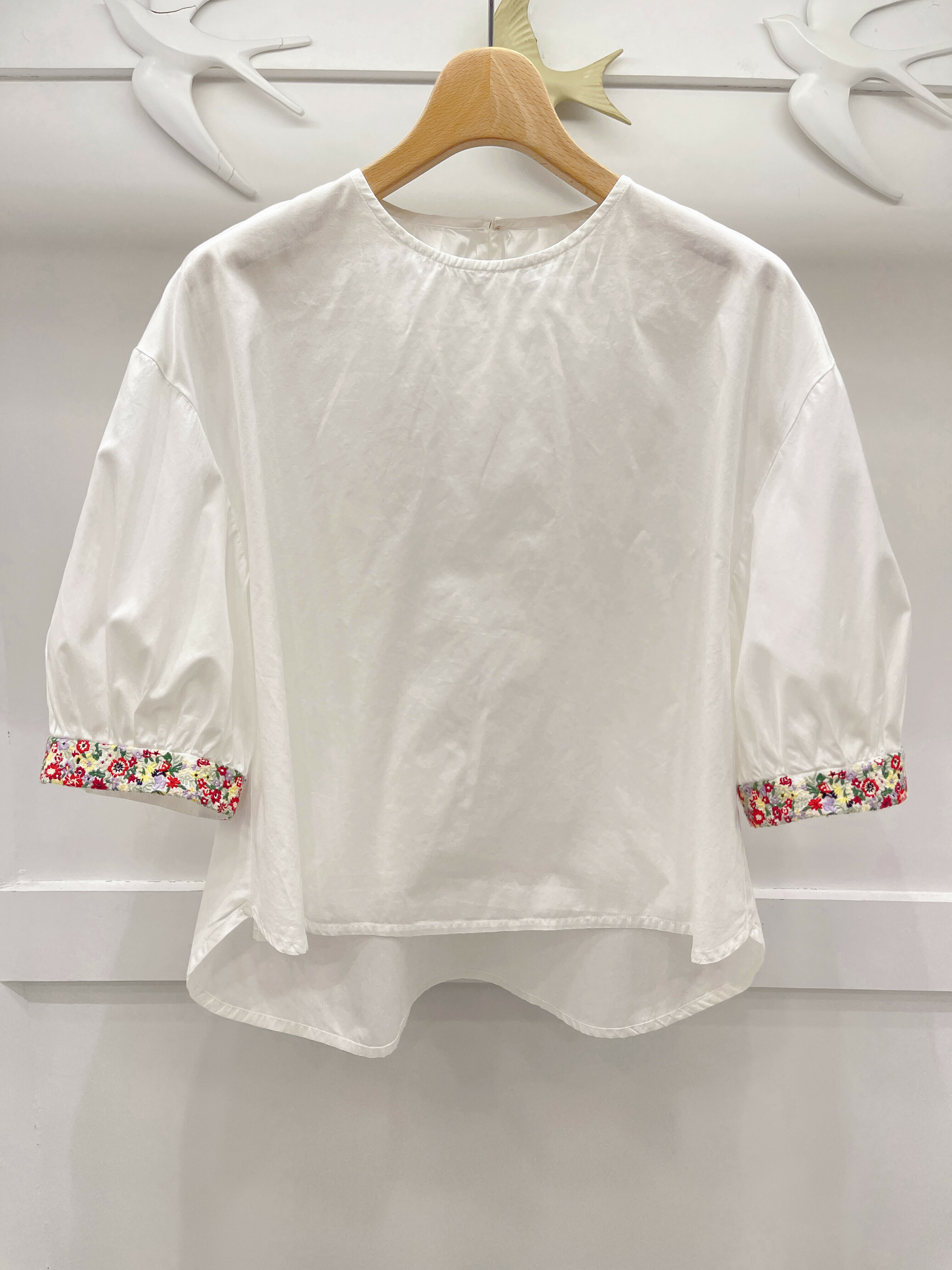 袖口刺繡花布上衣