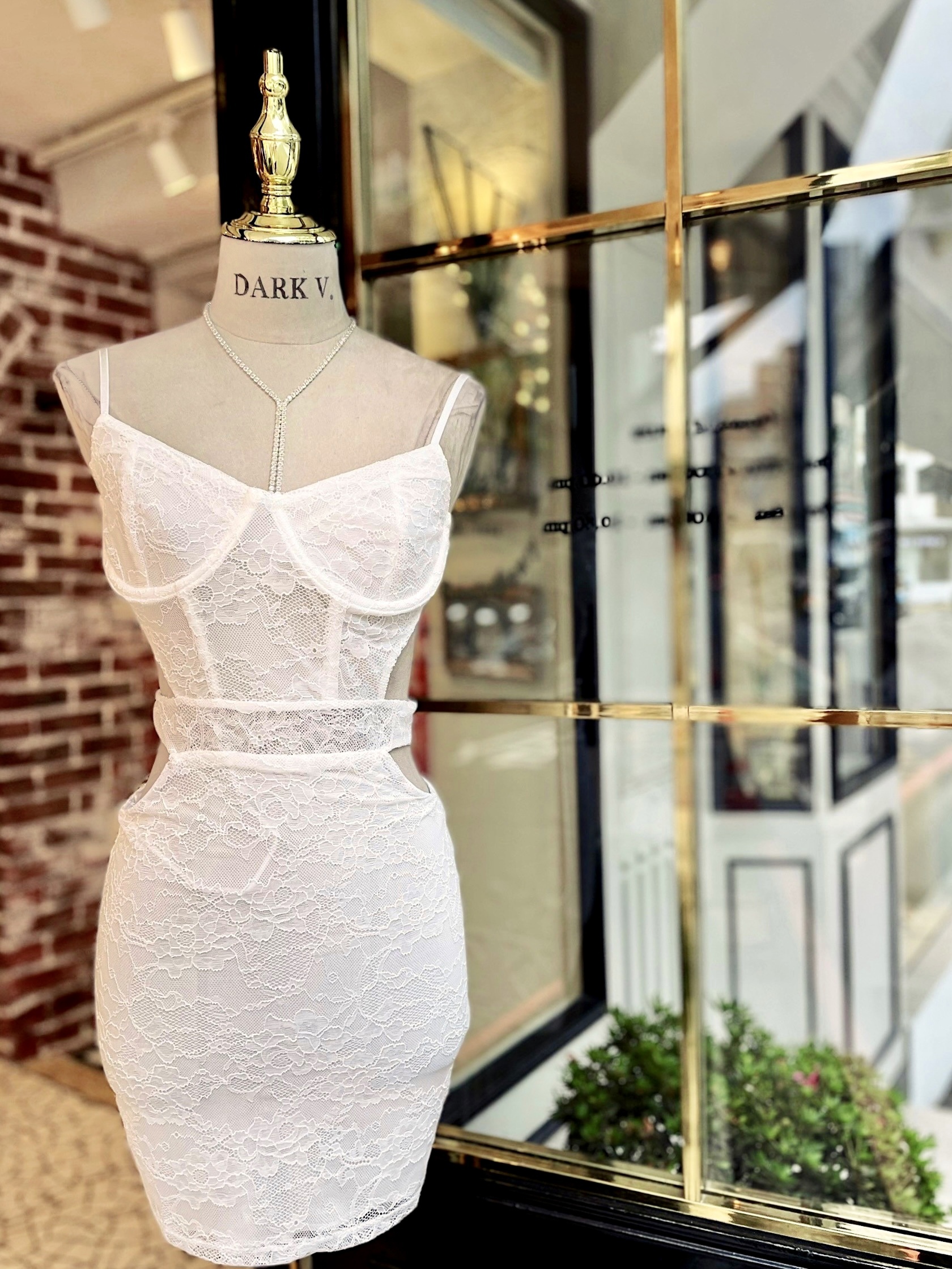 White Lace白色蕾絲桃心露背 Mini Dress