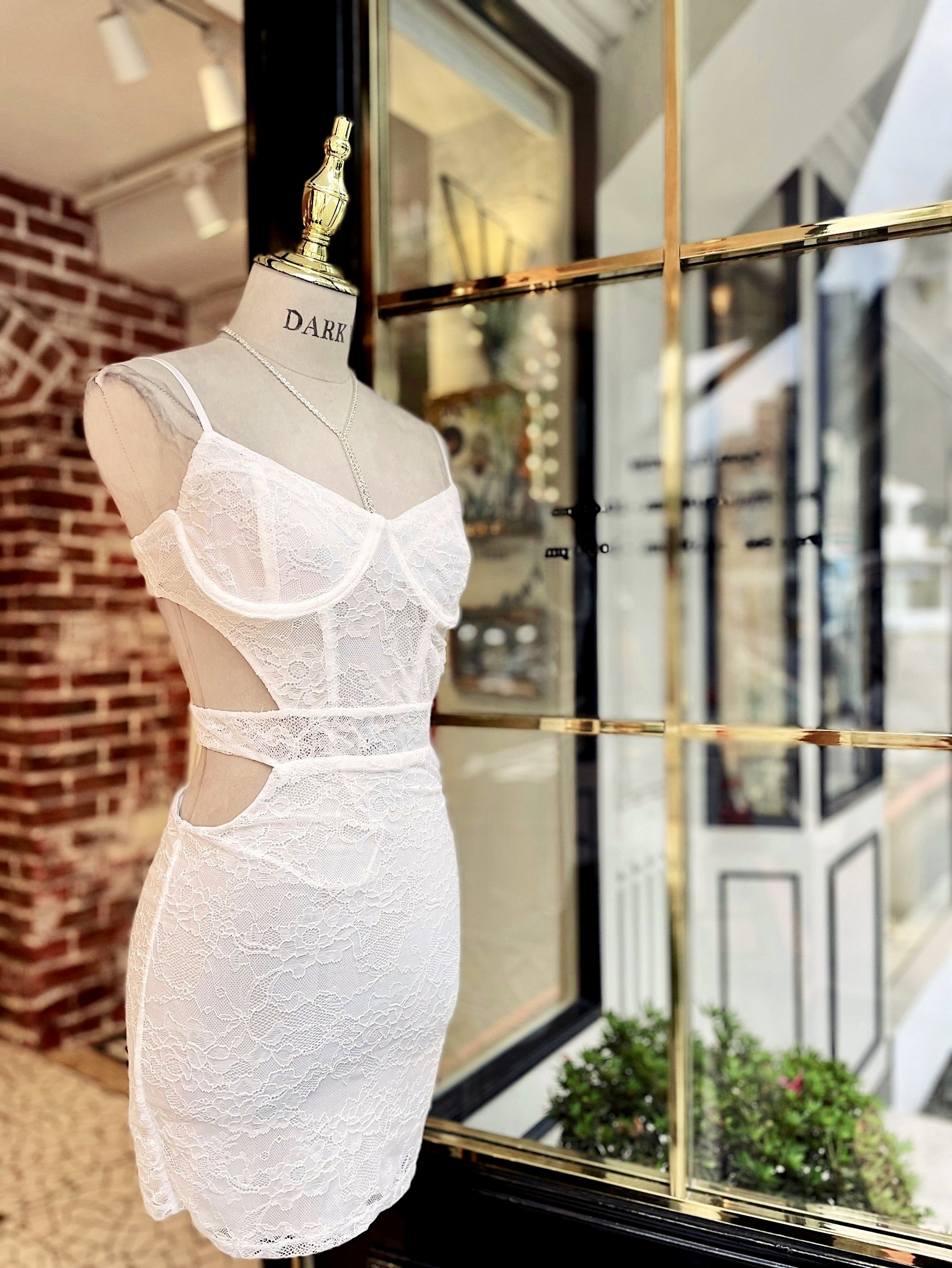 White Lace白色蕾絲桃心露背 Mini Dress