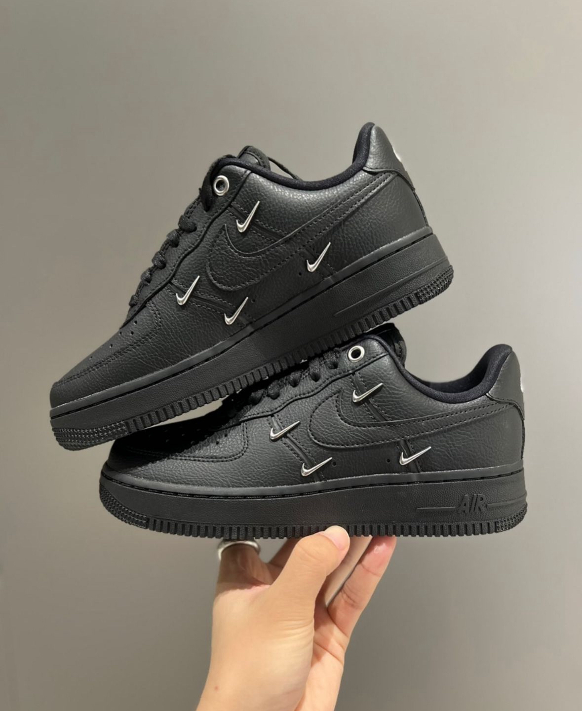 Nike Air Force 1 AF1 全黑小銀勾 全黑 小銀勾 荔枝皮 女款 HQ1180-001/預購