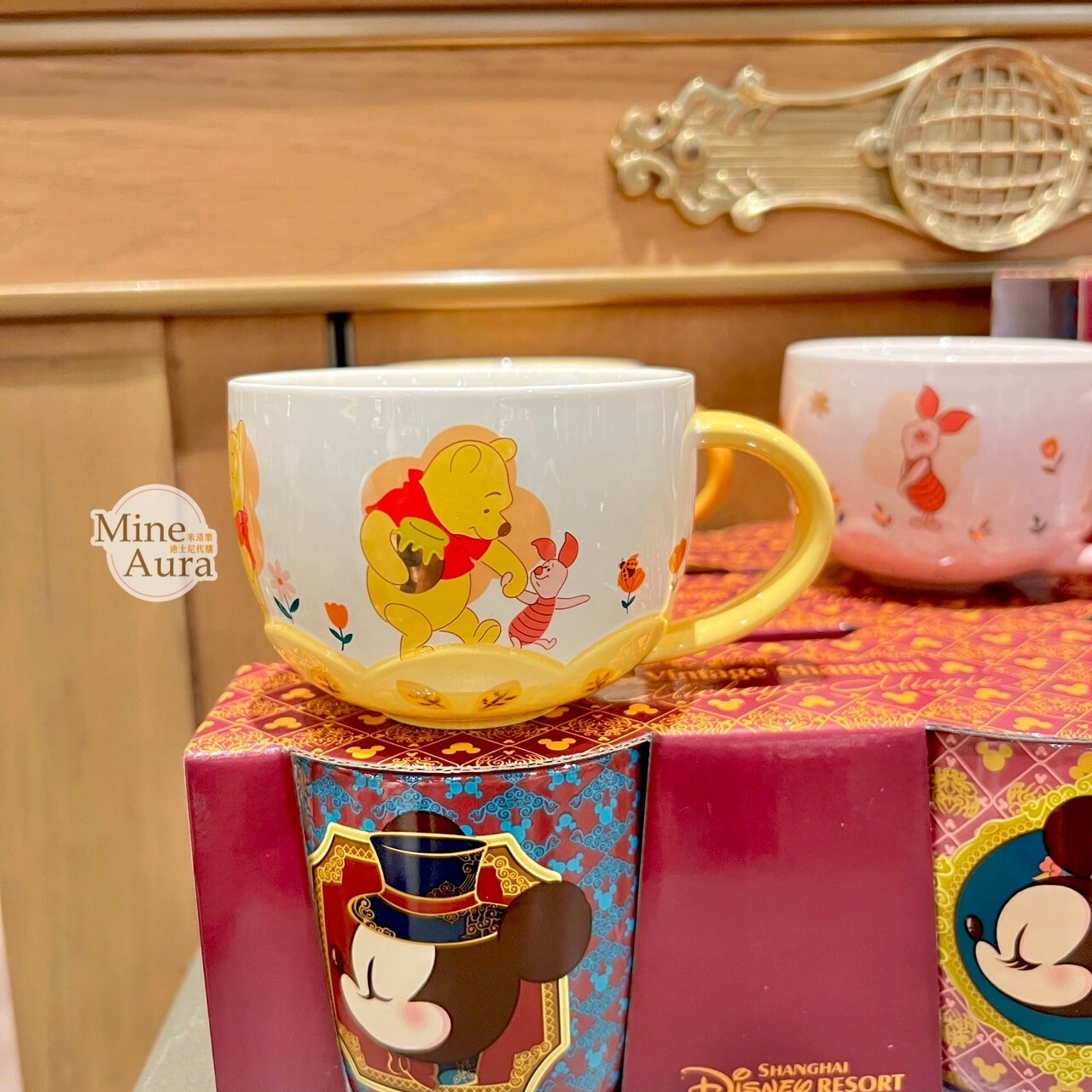 小熊維尼 Winnie the Pooh 揹 小豬 皮傑 piglet 圖案 馬克杯 水杯 -上海迪士尼樂園