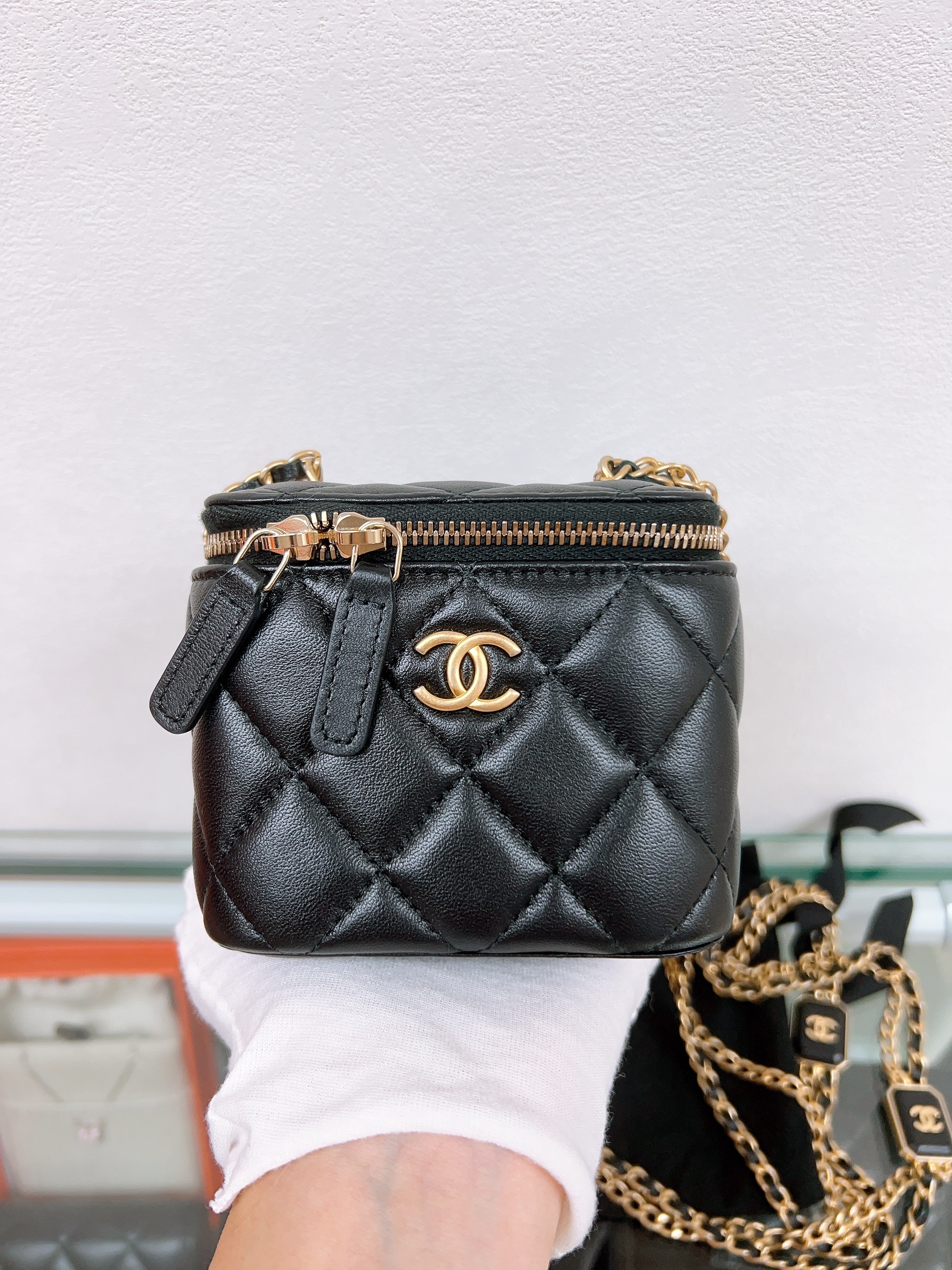 Chanel 22b mini vanity 小方糖 (black lambskin)