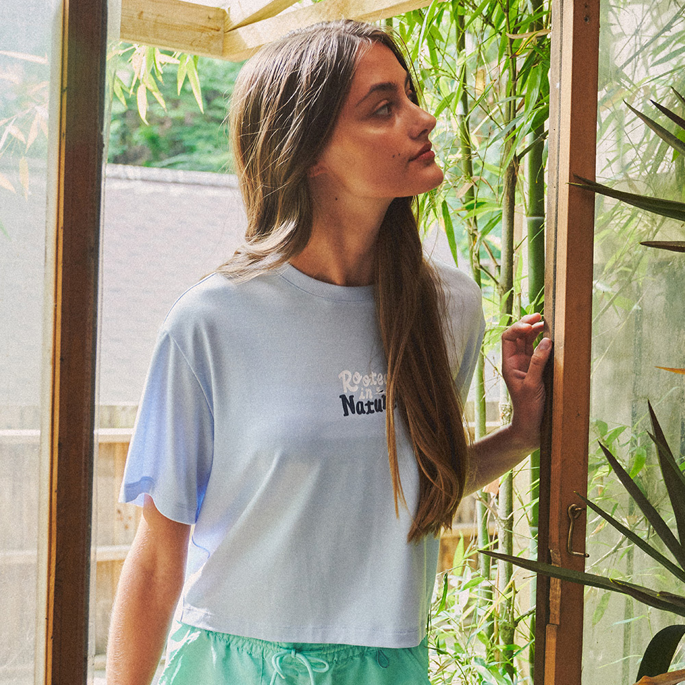 【NATIONAL GEOGRAPHIC】Women's Dryseal Graphic Crop T-Shirt Women's Drysil Graphic Cropped Short Sleeve Tee - SKY