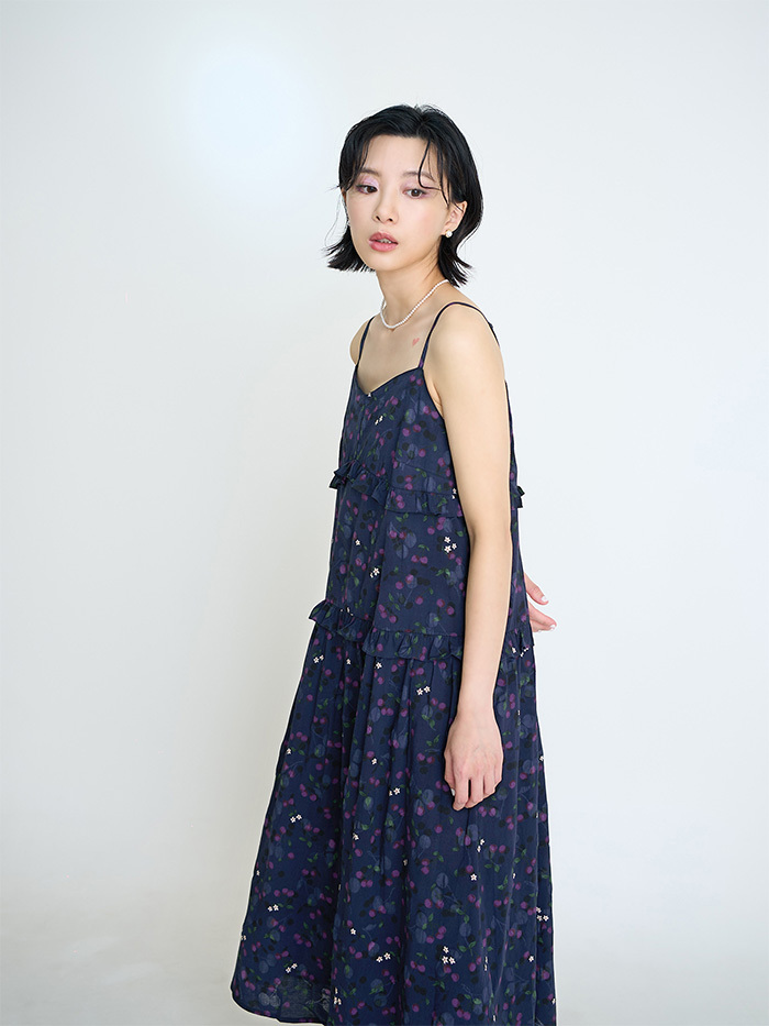 花露細肩帶波浪洋裝-耳畔