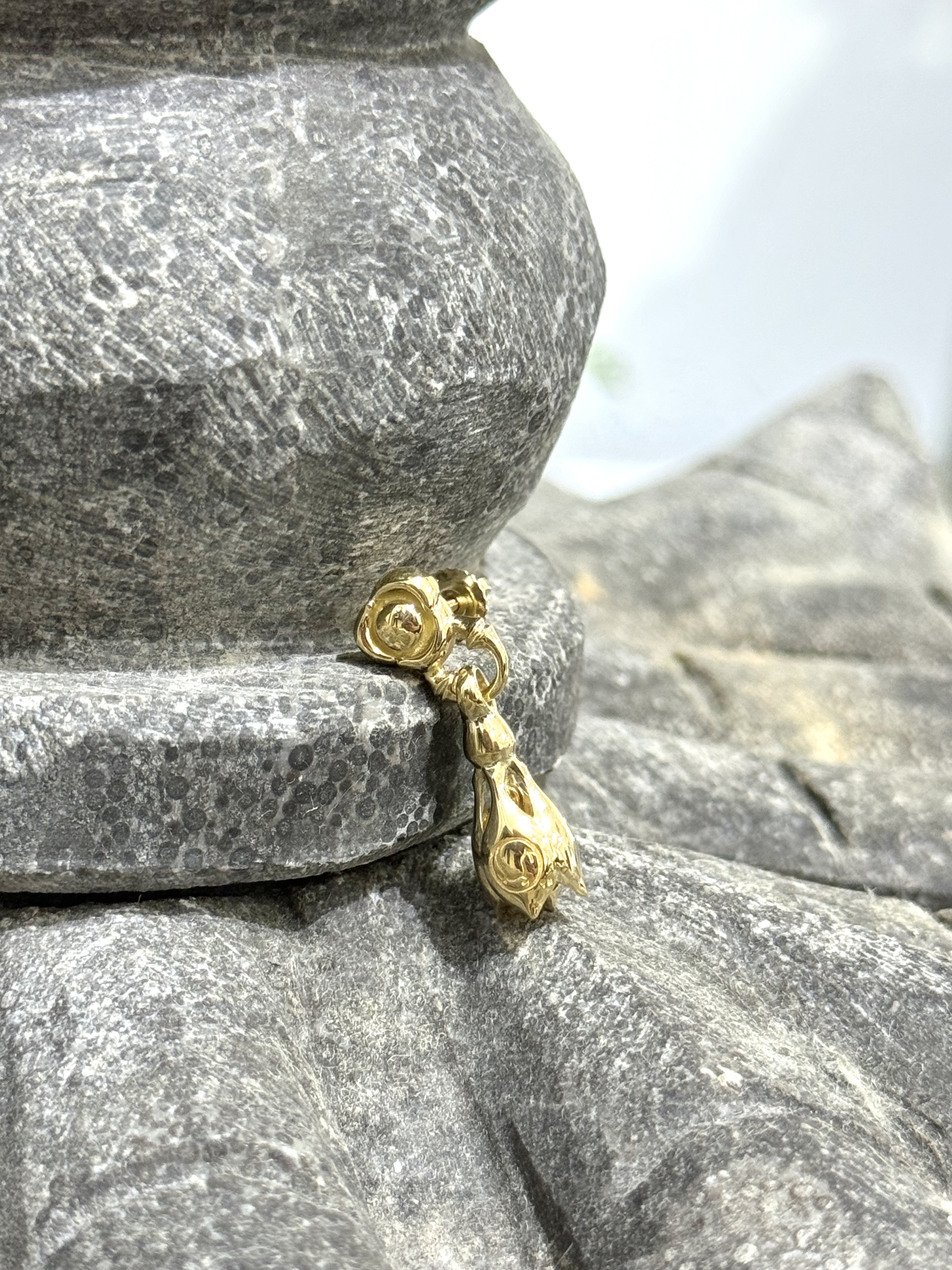 Kiss & Flow Earrings: Flow Link with  Tear Bell 18K Yellow Gold