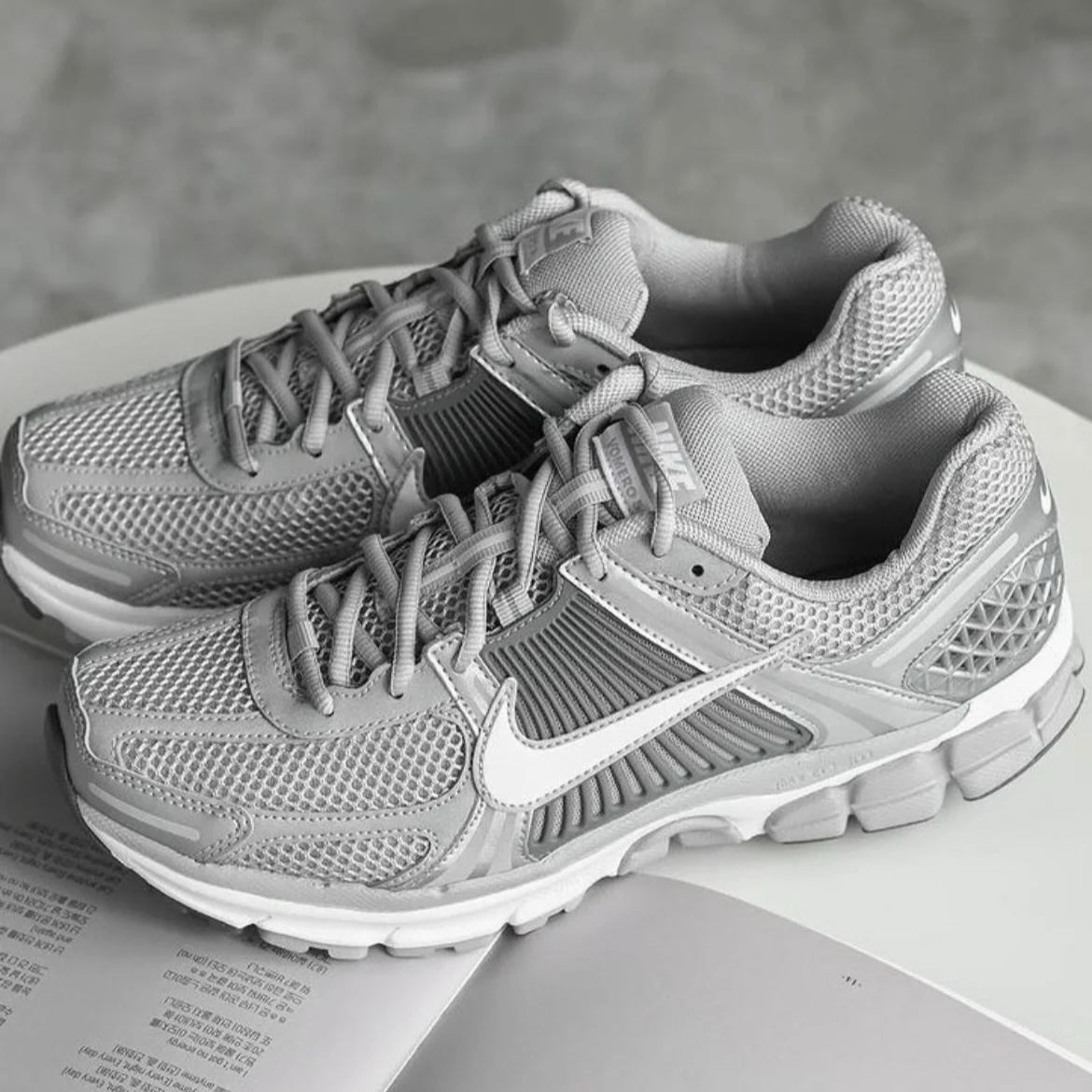 Nike Zoom Vomero 5 Cool Grey 銀灰白 金屬灰 反光 Y2K 緩震 慢跑鞋 休閒鞋