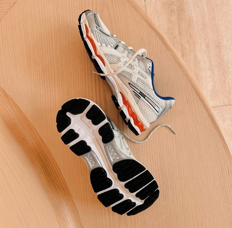 亞瑟士 Asics Gel Kayano 12.1 KITH x Ronnie Fieg 聯名款 奶油銀 尼克隊 1203A555-100-101