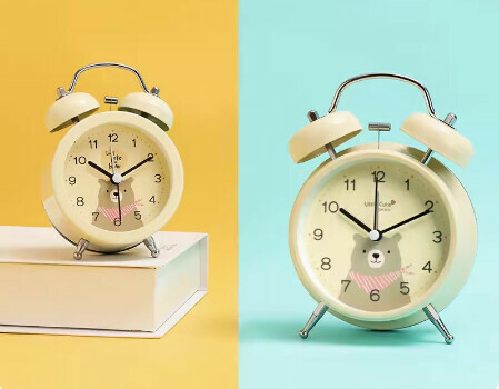 The most popular wake-up tool clock (4-inch cute bear) (1 piece)