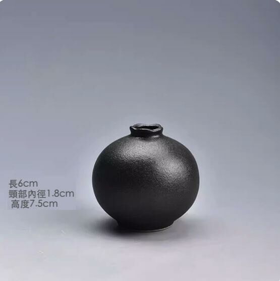 爆款復古陶瓷花瓶擺件(黑陶卷口花器)