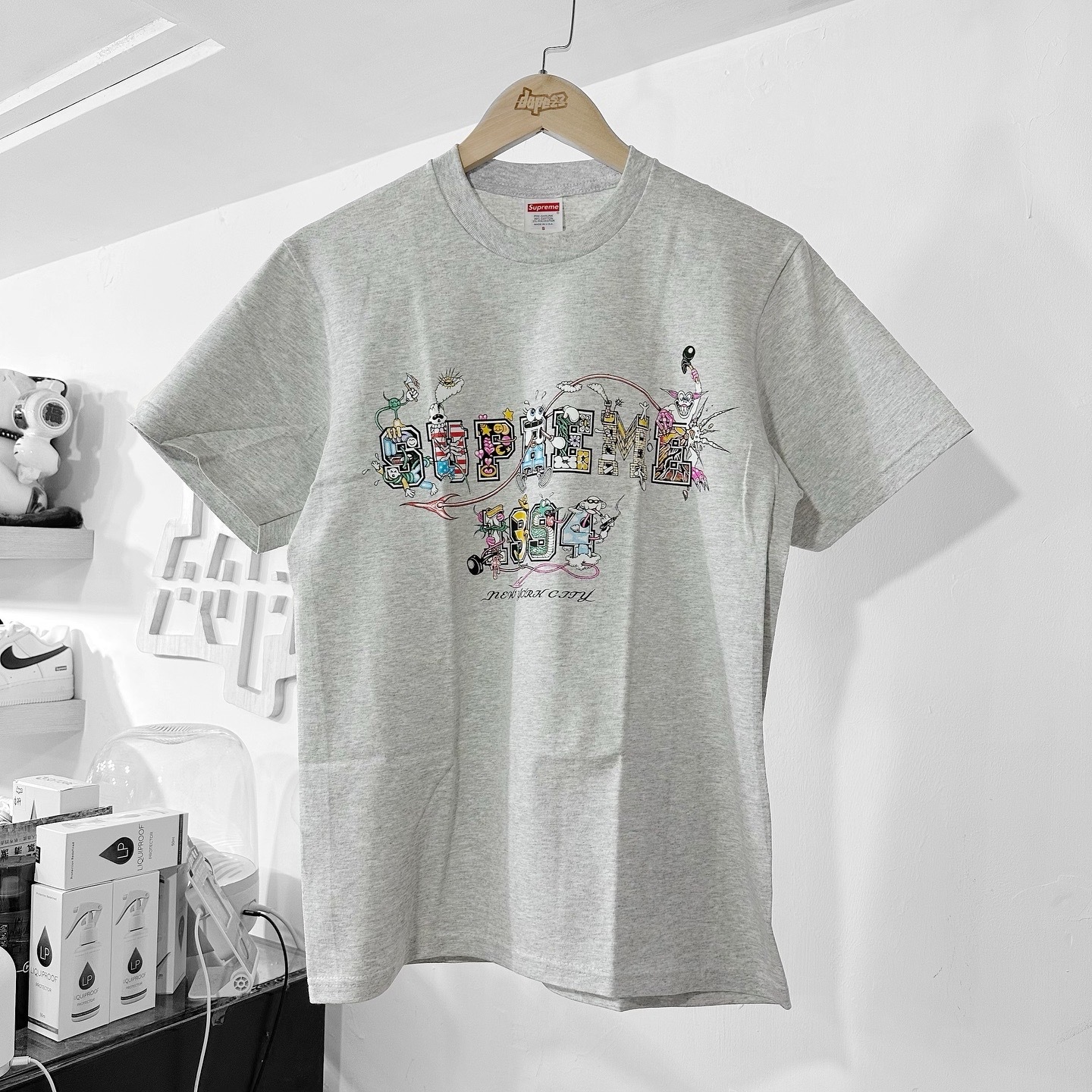 SUPREME SS24 VARSITY TEE GREY