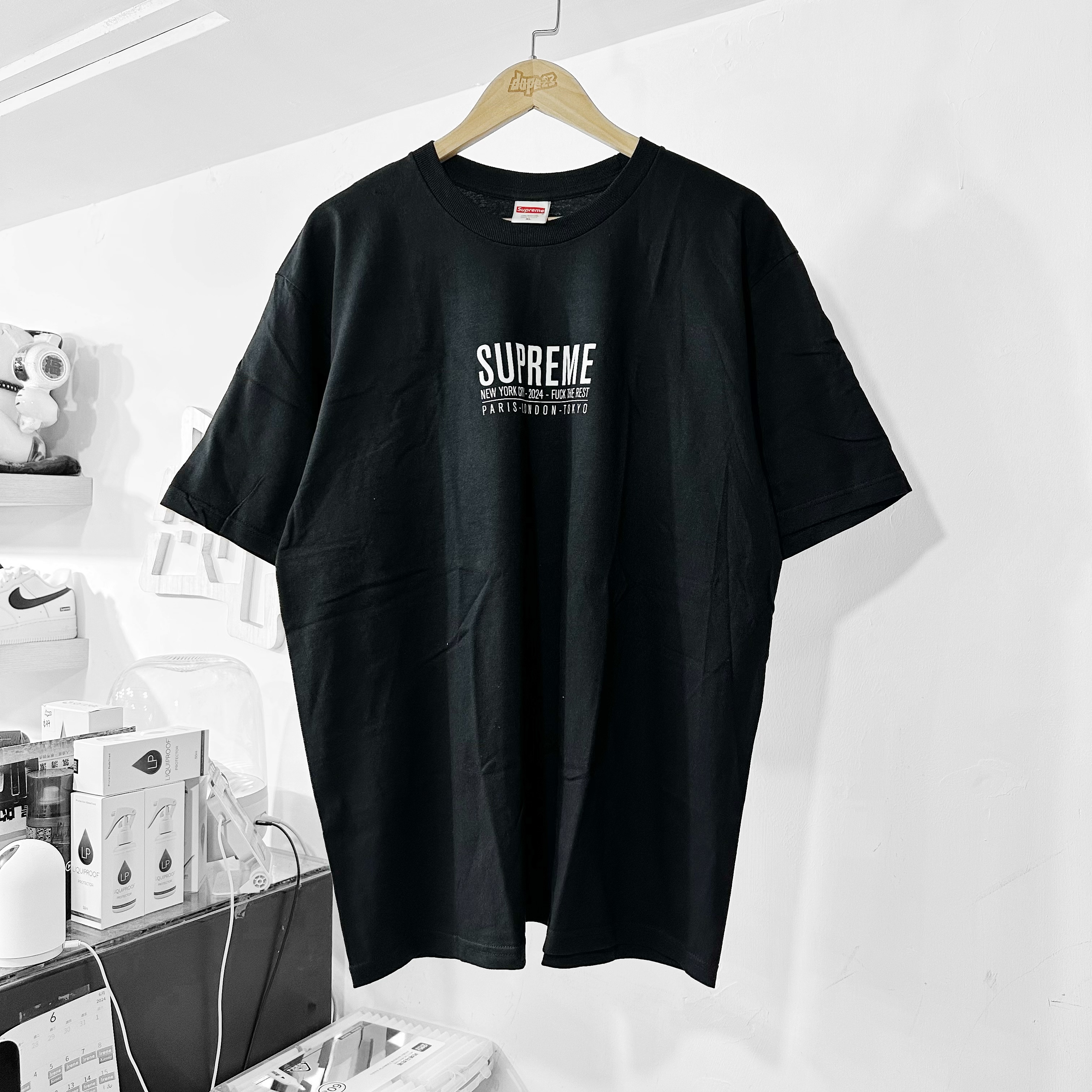 SUPREME SS24 PARIS TEE BLACK