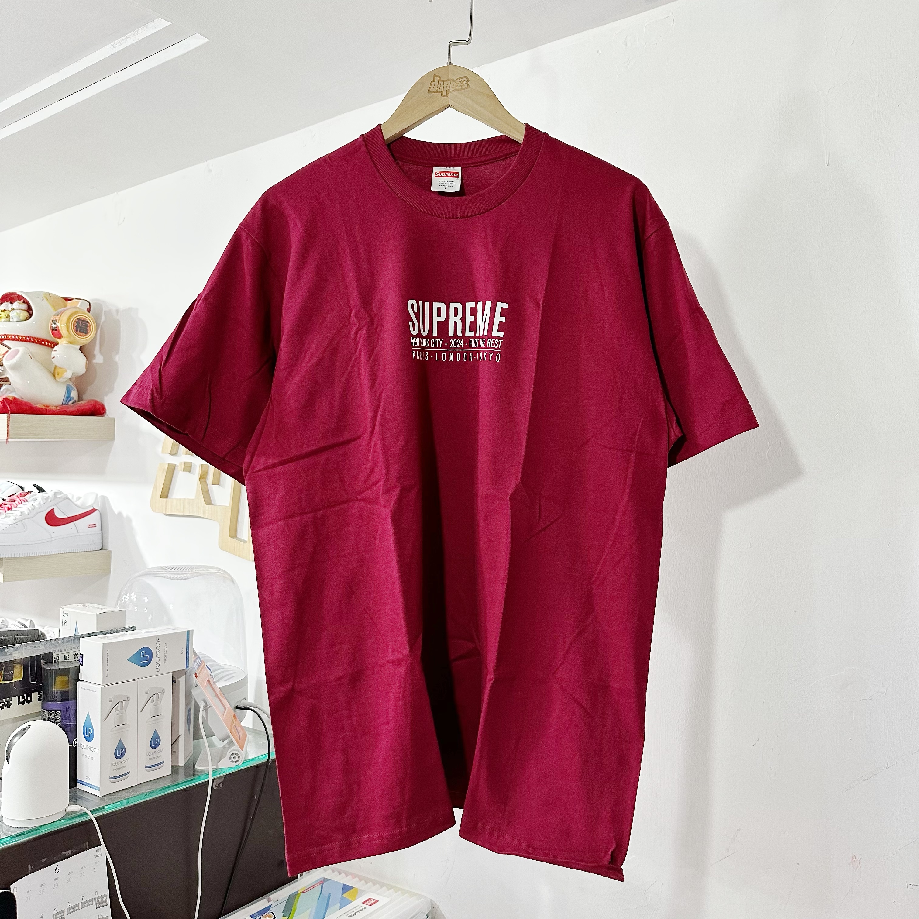 SUPREME SS24 PARIS TEE Cardinal