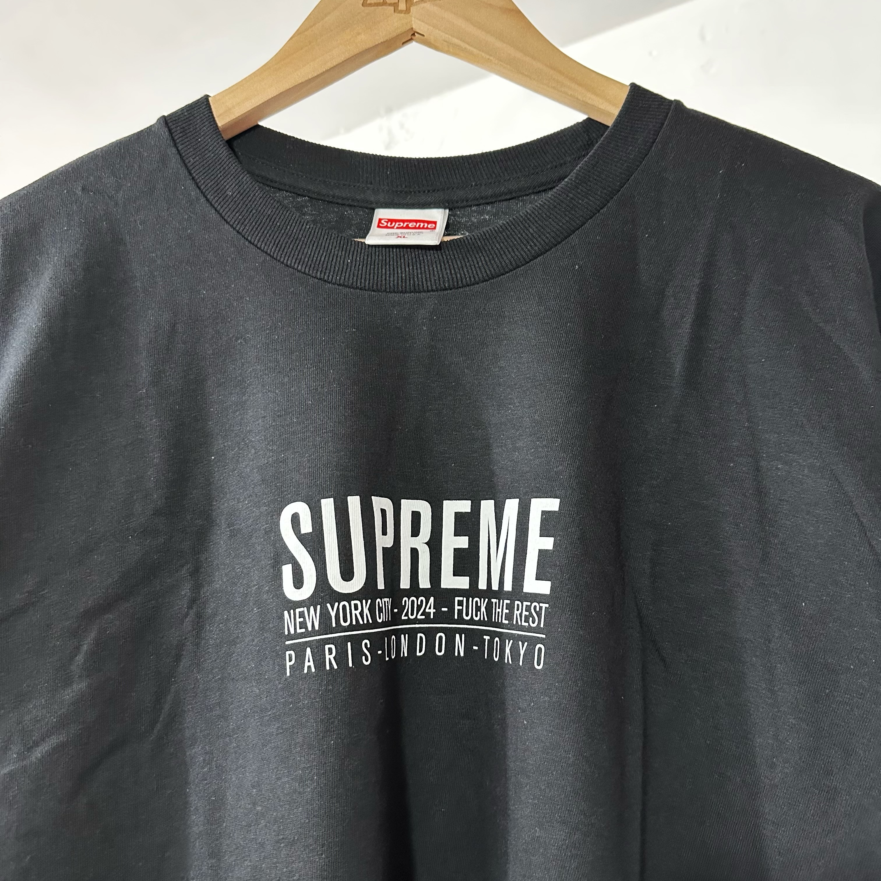 SUPREME SS24 PARIS TEE BLACK