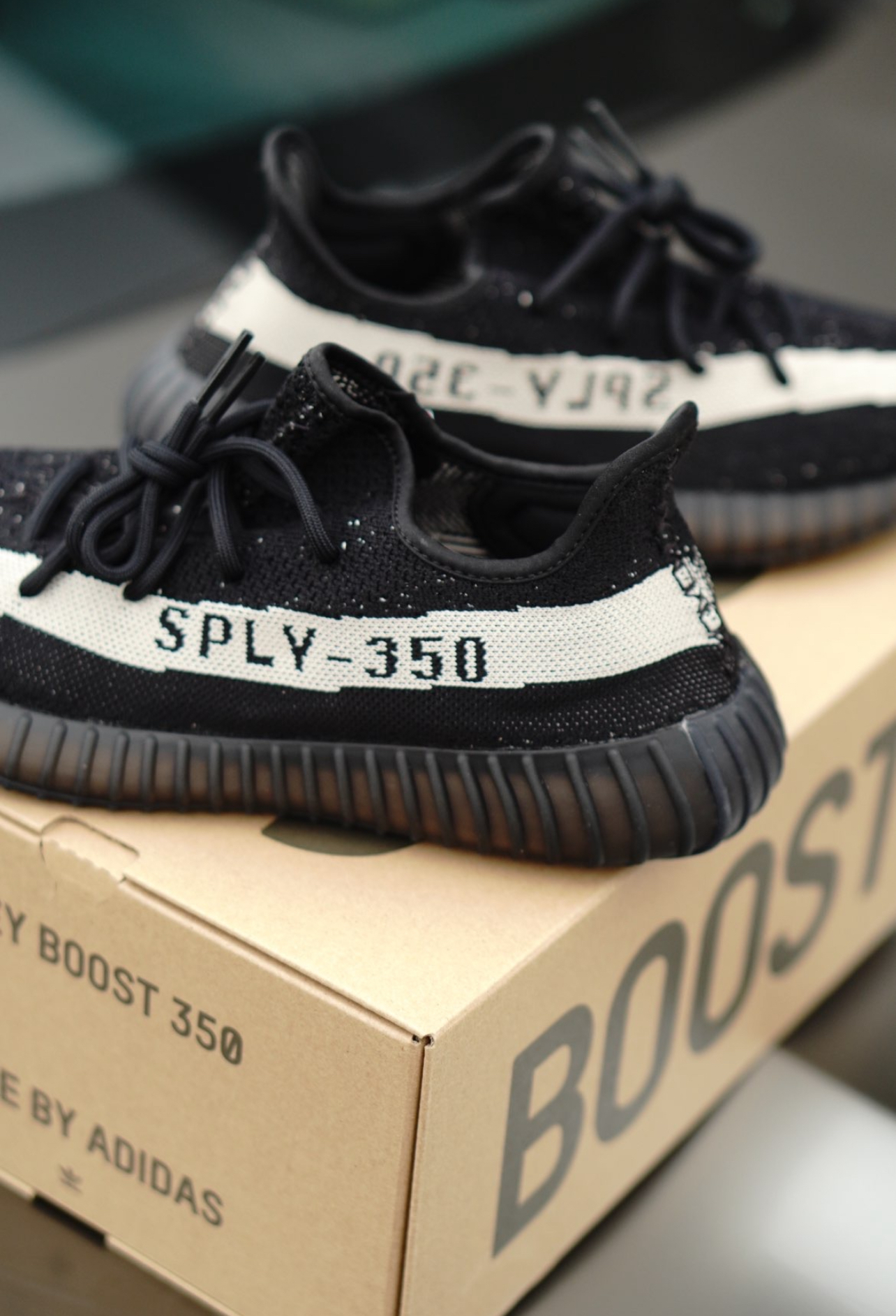 yeezy boost 350 v2 oreo original