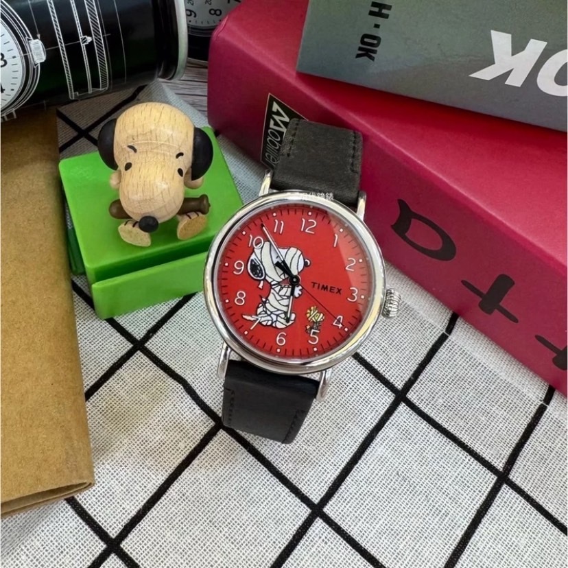 【TIMEX 天美時】TIMEX x SNOOPY 限量聯名系列 可愛繃帶款手錶(紅x黑)TXTW2U8600 40mm 現代鐘錶