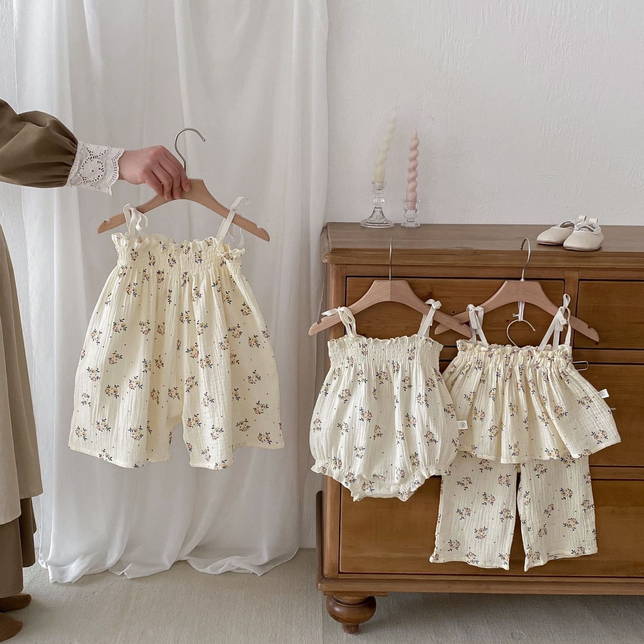 吊帶碎花連身裝