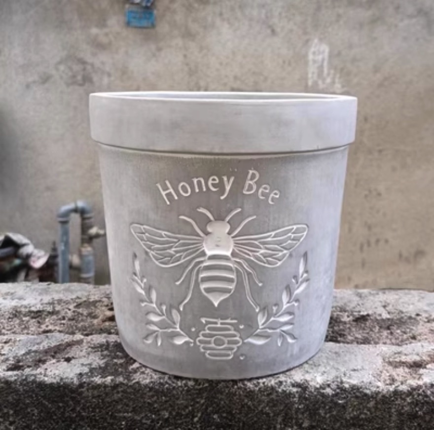 Popular creative insect cement flowerpot (grey-bee trumpet)