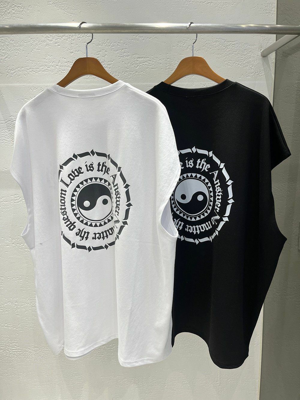 OverSize英文字圖案背心 10.GVTY-0137V