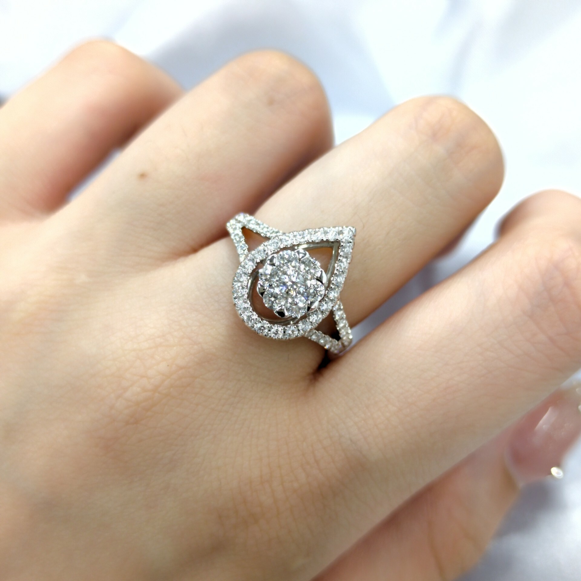 18K White Gold 0.74ct Diamond Ring