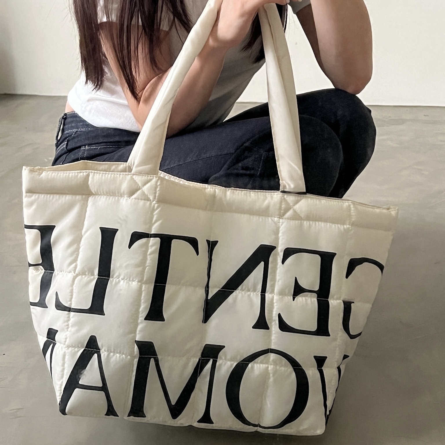 #現貨供應 GENTLEWOMAN 大號 米白 羽絨包