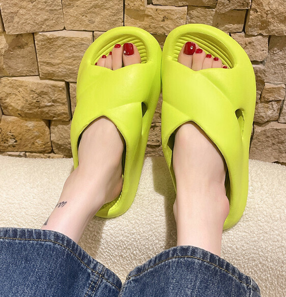 Popular soft-soled slippers [fluorescent green-cross strap] (size: 36-41) [please contact customer service to confirm the delivery size after placing the order]