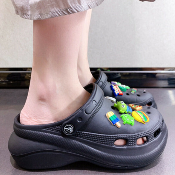 Popular thick-soled beach shoes [36-41 sizes] [6002 black [Buzz Lightyear]] (contact customer service after placing the order to confirm the delivery size)