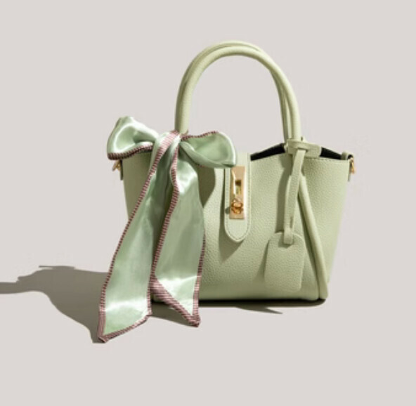 Hot recommendation: Versatile portable shoulder crossbody bag (light green)
