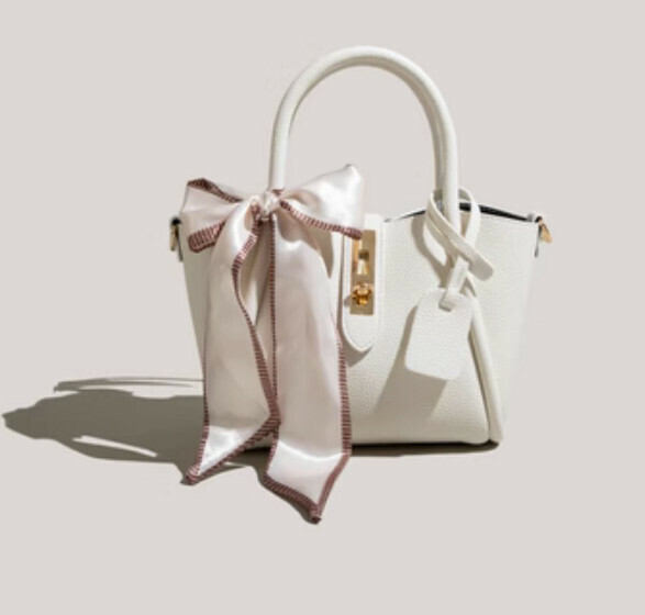 Hot recommendation: Versatile portable shoulder crossbody bag (off-white)