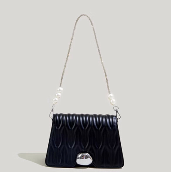 Hot Recommended Pleated Chain Shoulder Bag (Black)