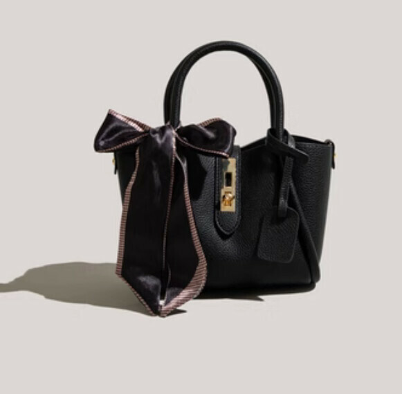 Hot recommendation: Versatile portable shoulder crossbody bag (black)
