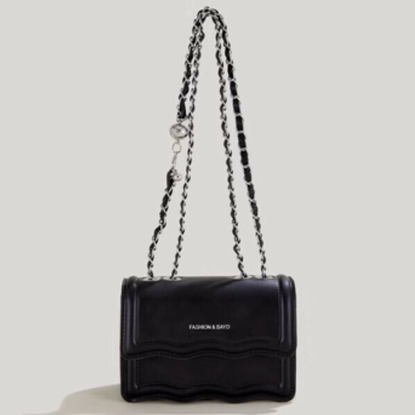 Hot recommended chain small square bag crossbody bag (black)